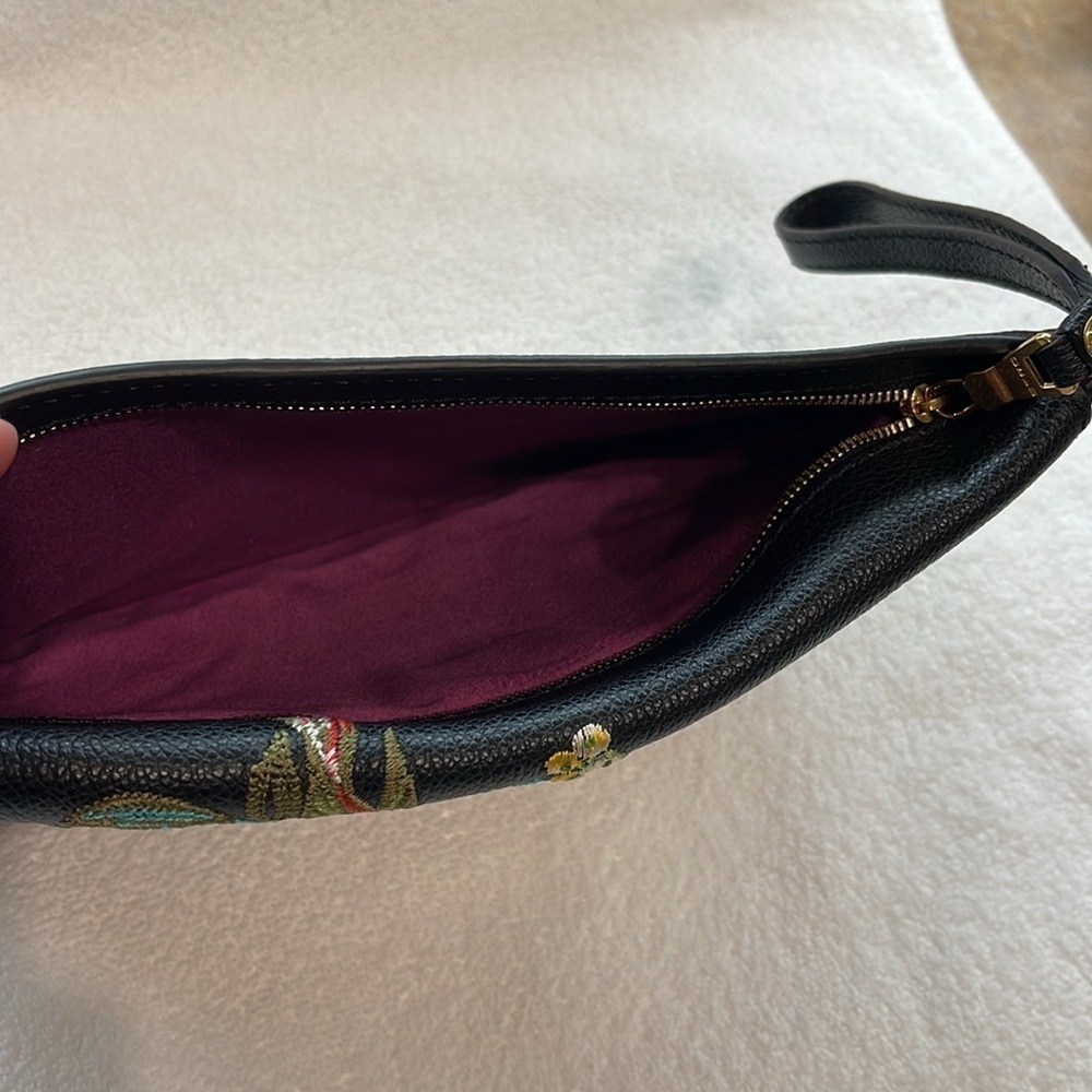 ETRO black leather envelop style clutch with floral & bird embroidery - Picture 6 of 9